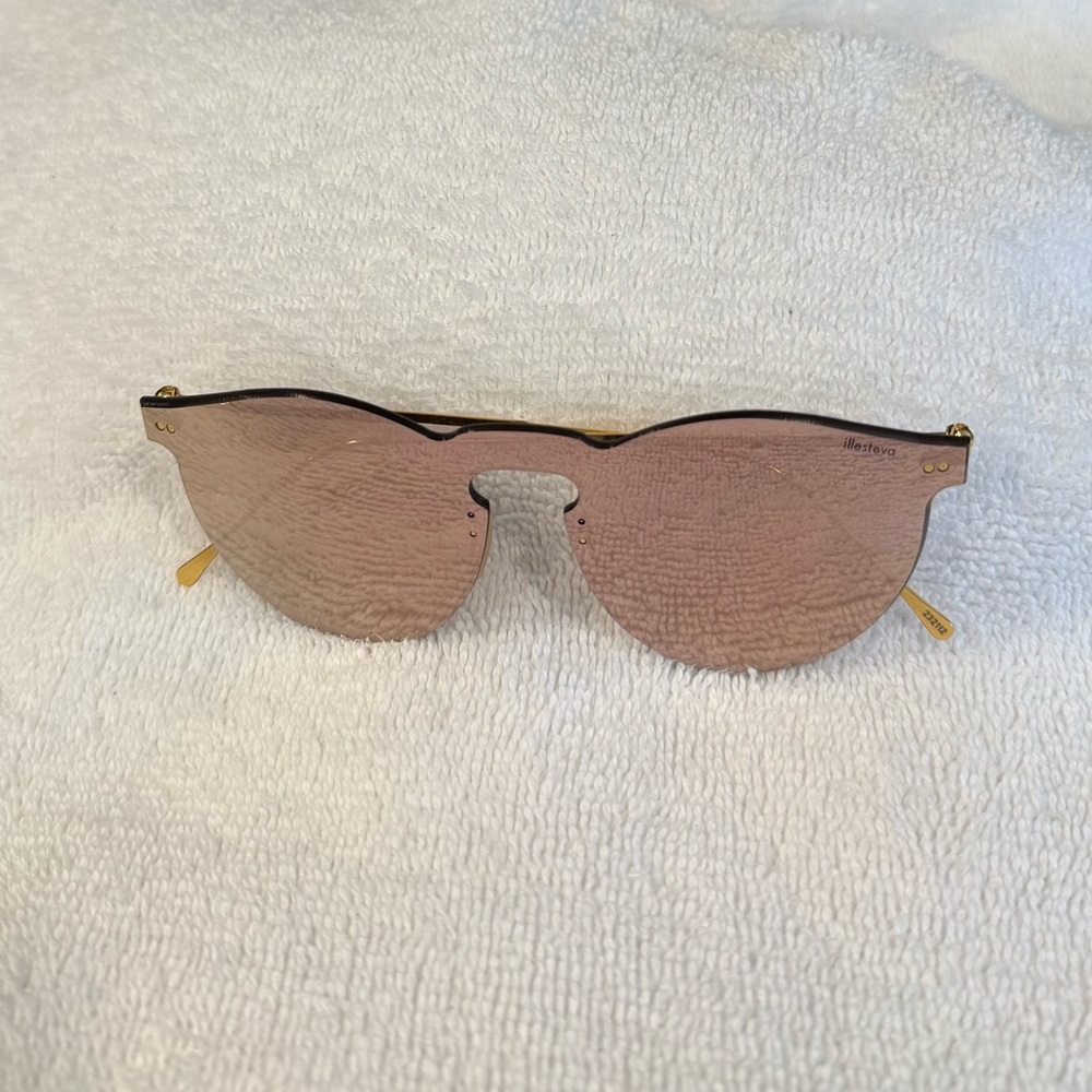 Illesteva Mirrored Pink Sunglasses